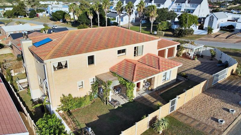 4 Bedroom Property for Sale in Stilbaai Wes Western Cape